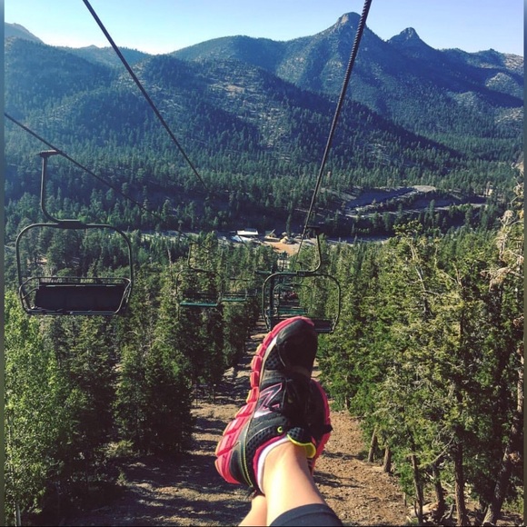 🌸 Meet your Posher 🌸 - Picture 2 of 4